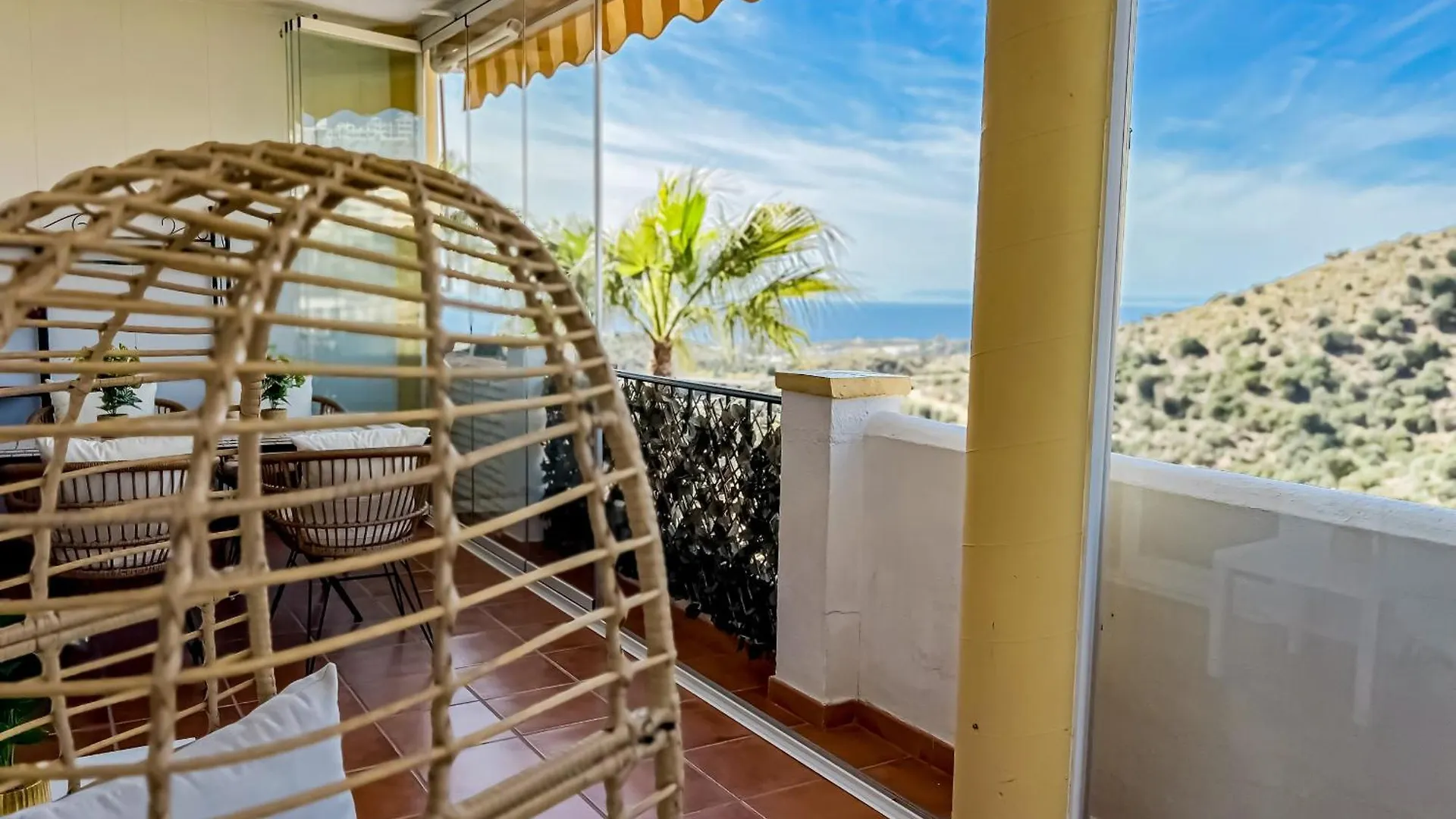 Mediterranean, Pool And Holidays Sitio de Calahonda スペイン