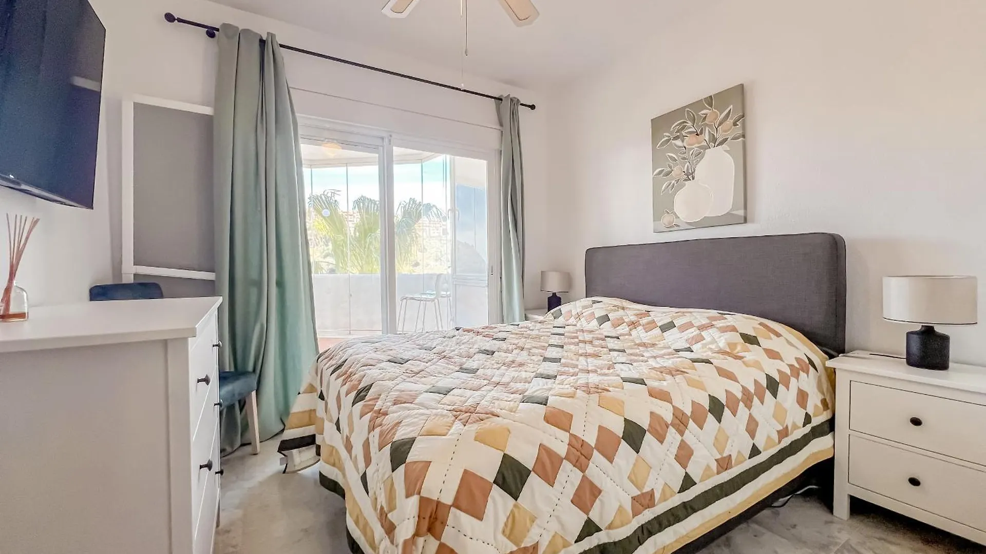 Mediterranean, Pool And Holidays Sitio de Calahonda