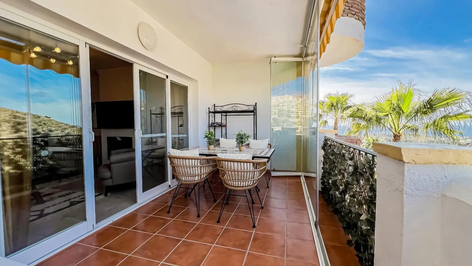 Mediterranean, Pool And Holidays Sitio de Calahonda