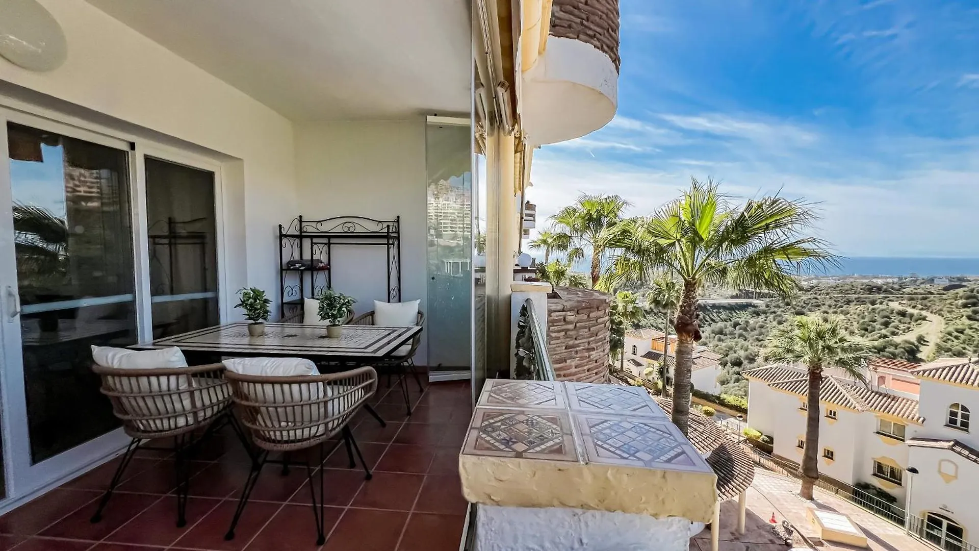 Mediterranean, Pool And Holidays Sitio de Calahonda