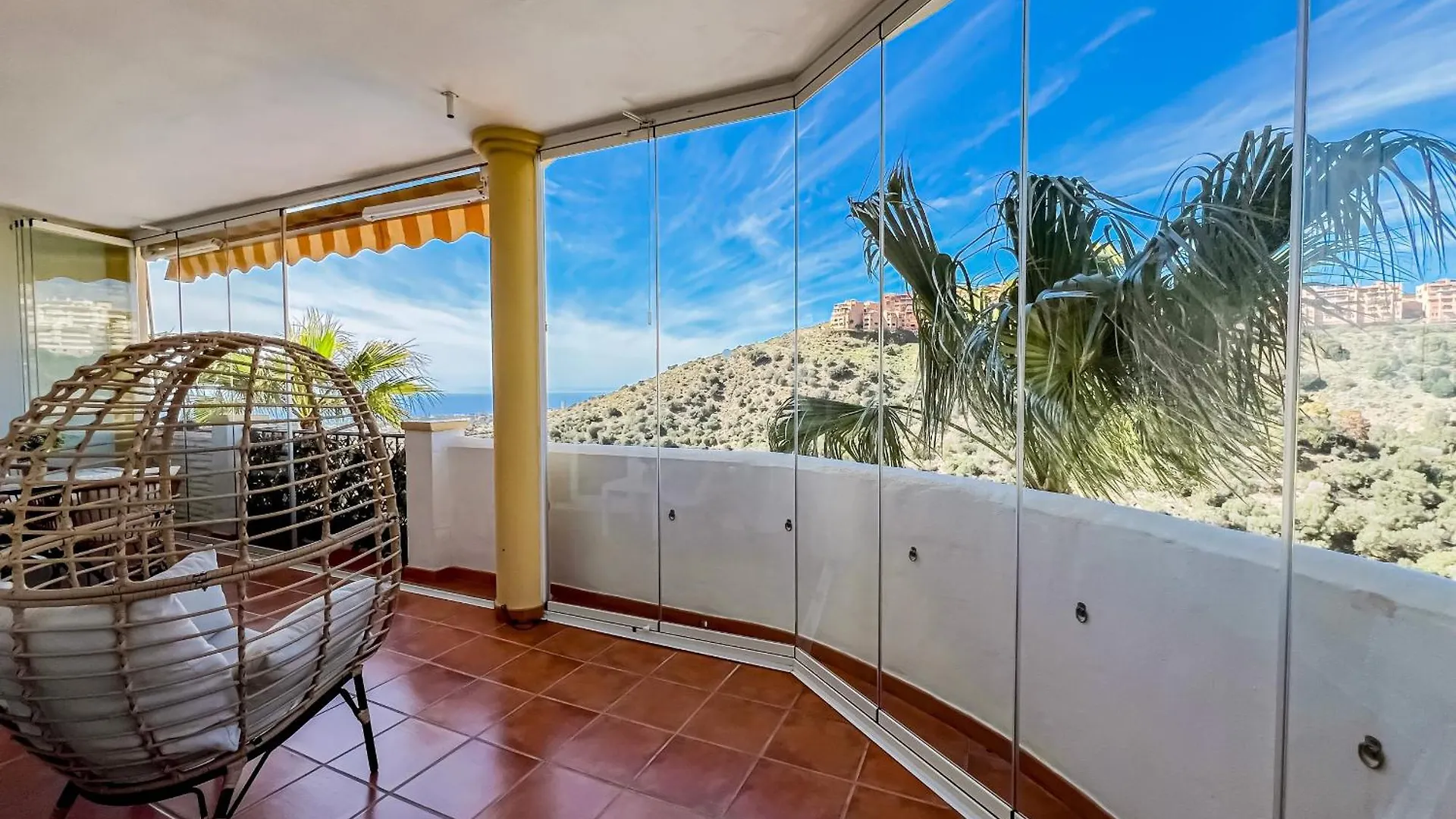 Mediterranean, Pool And Holidays Sitio de Calahonda アパート