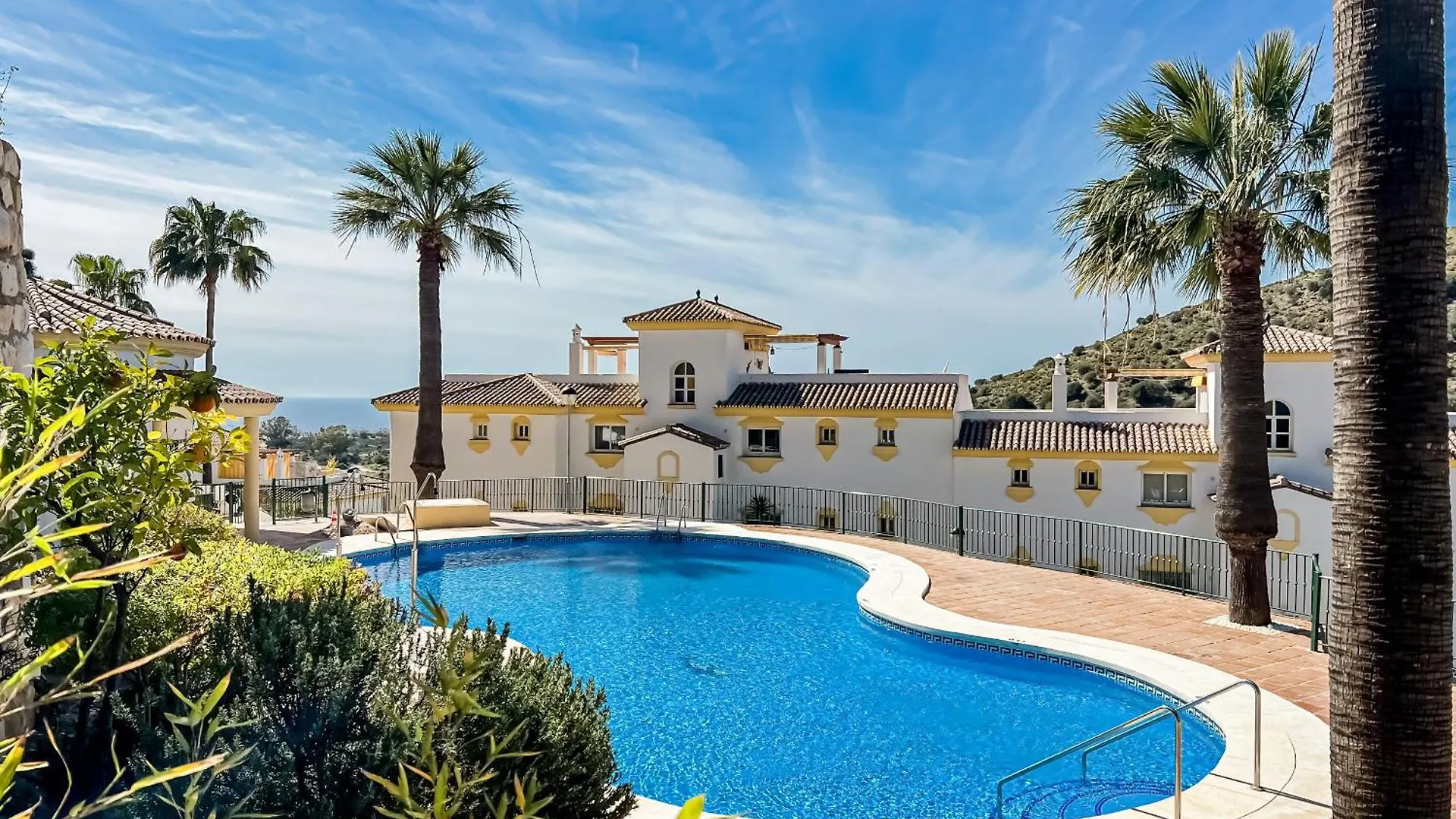 Mediterranean, Pool And Holidays Sitio de Calahonda スペイン